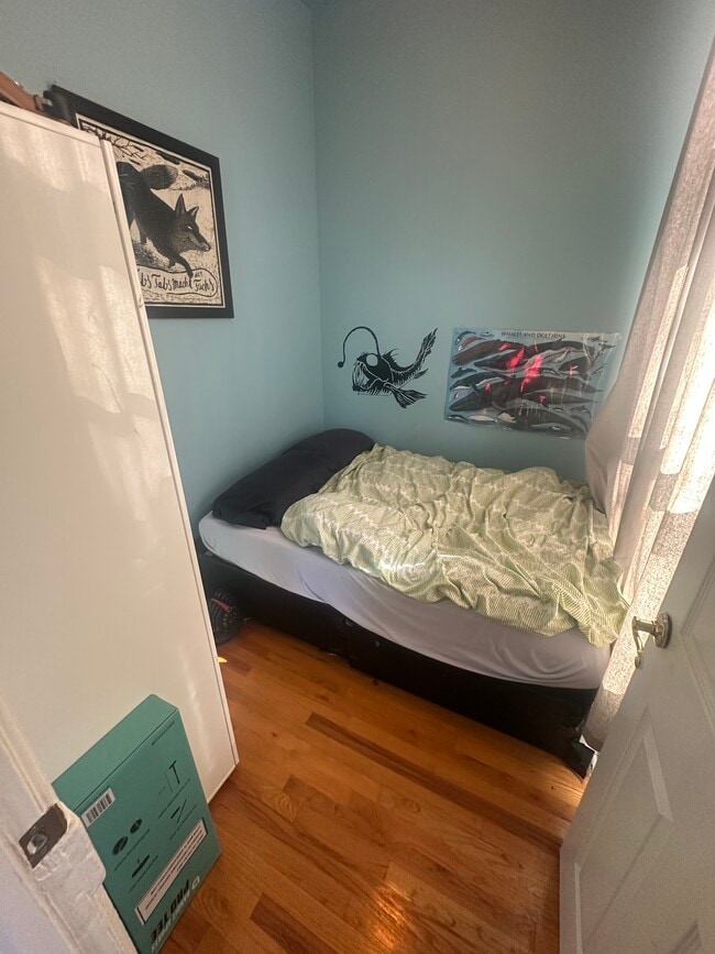 1523 N Elk Grove Ave, Unit 2 in Chicago, IL - Foto de edificio - Building Photo