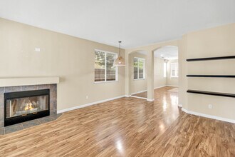 3635 Poppy Hill Way in Sacramento, CA - Building Photo - Building Photo