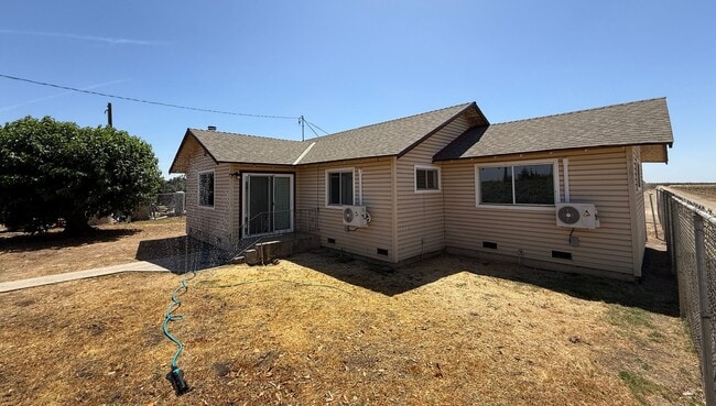 property at 21895 Rd 192