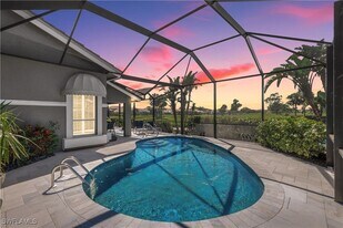 11831 Quail Village Way in Naples, FL - Building Photo
