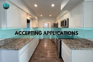 9817 Olive St in Bloomington, CA - Building Photo