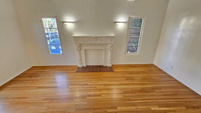 355 Cochran Ave in Los Angeles, CA - Building Photo - Building Photo
