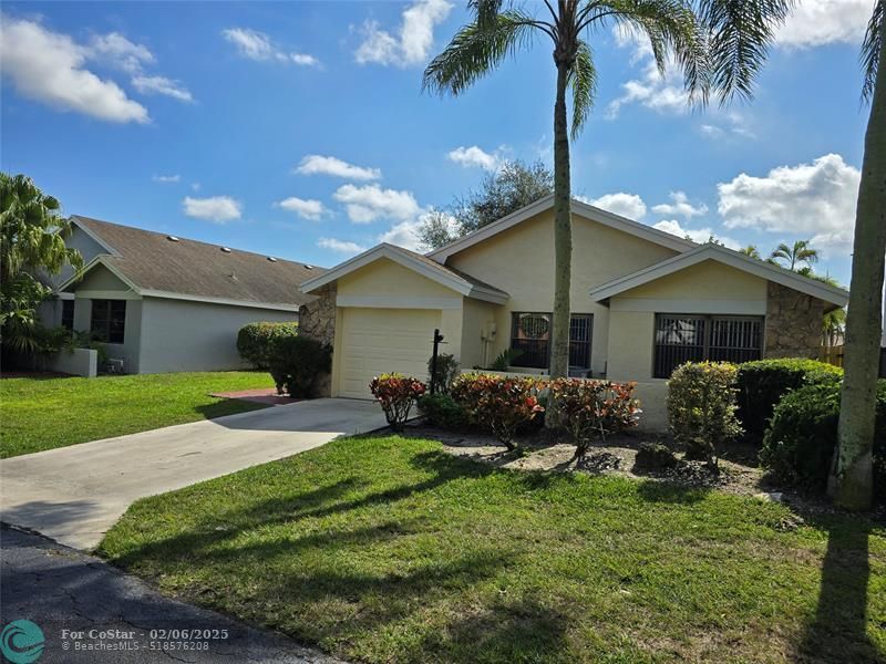 7586 Andorra Pl in Boca Raton, FL - Foto de edificio