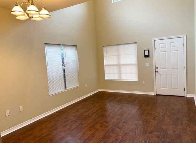 1545 Bentley Cir in Fort Walton Beach, FL - Building Photo - Building Photo