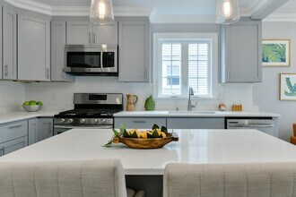 224 Newbury Ave, Unit 1 in Quincy, MA - Building Photo - Building Photo