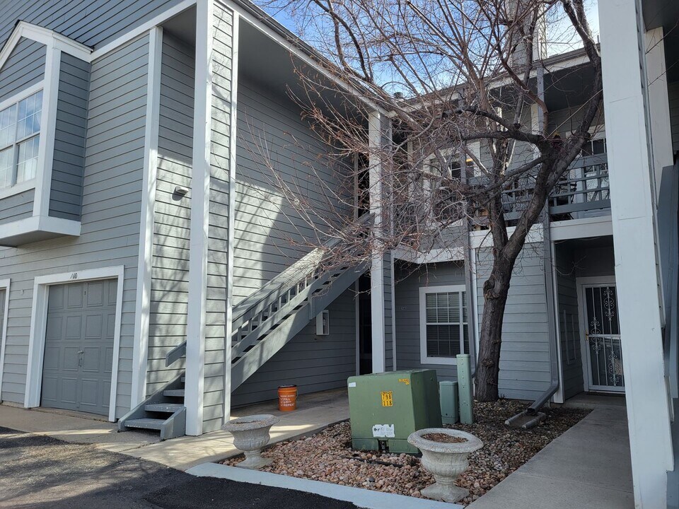 7438 Singing Hills Dr in Boulder, CO - Building Photo