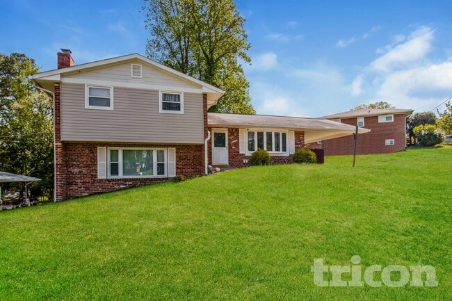 property at 2006 Kirklin Dr