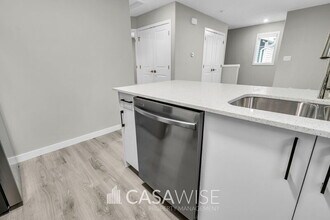 6079 Naden Landing NW in Edmonton, AB - Building Photo - Building Photo