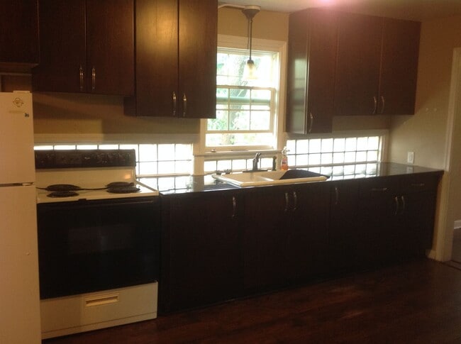 property at 606 10th St SW