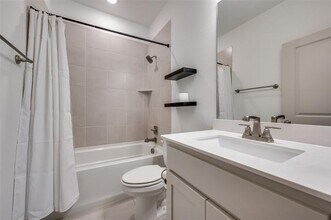 550 Cobblestone Ln in Irving, TX - Building Photo - Building Photo