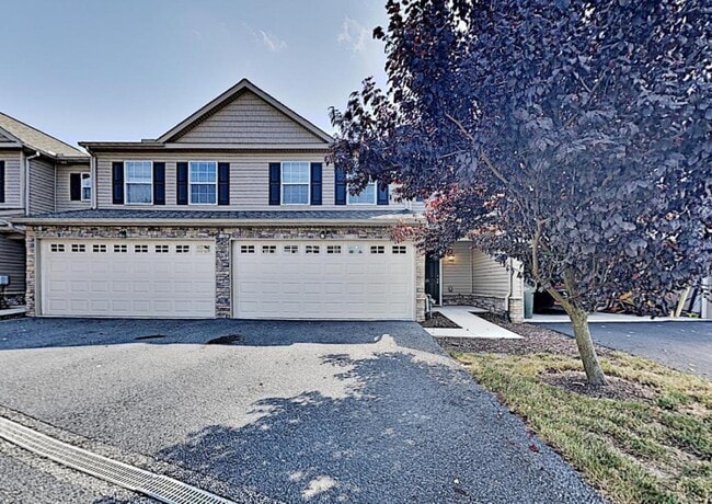 property at 125 Surrey Ct
