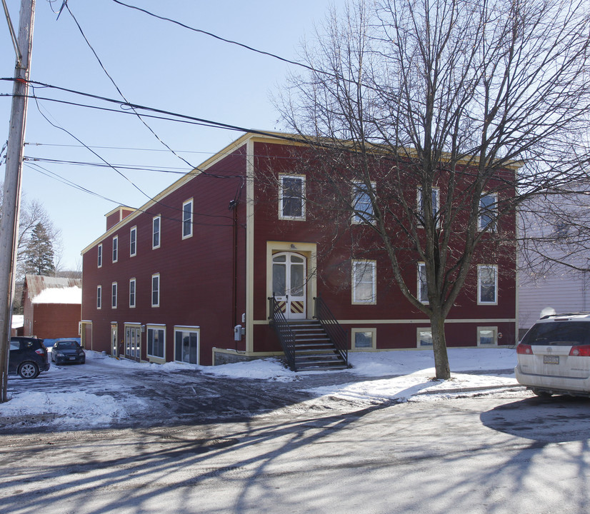 5 Railroad Ave in Cooperstown, NY - Building Photo