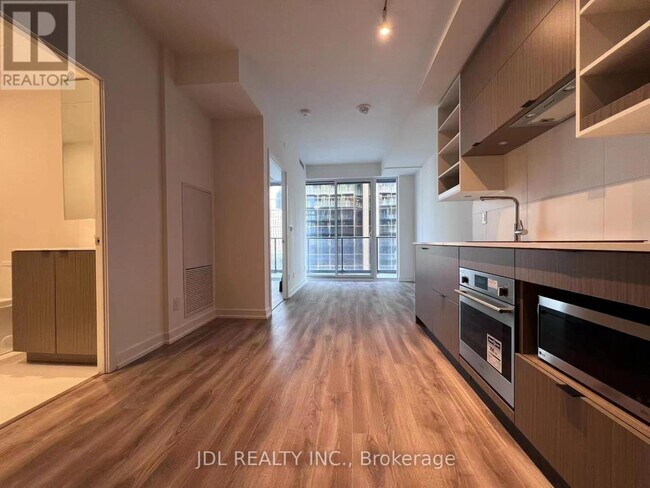 805-820 EDWARD St in Toronto, ON - Building Photo - Building Photo
