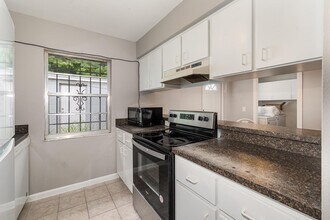 501 W Herriot Ave in Oakland, FL - Building Photo - Building Photo