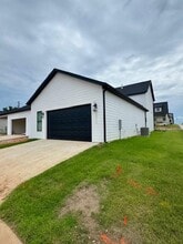 2311 S 31st St in Rogers, AR - Building Photo - Building Photo