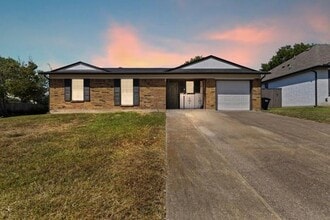 1449 Eastside Dr in Mesquite, TX - Building Photo - Building Photo