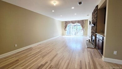 173 Colony Dr in Holbrook, NY - Building Photo - Building Photo