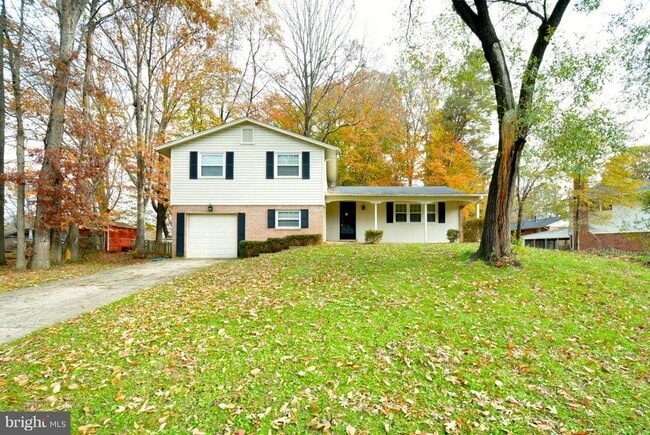 5111 Gainsborough Dr in Fairfax, VA - Building Photo - Building Photo