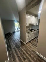 1064 Brenchley St in Sarnia, ON - Building Photo
