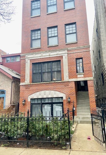 property at 939 W Montana St
