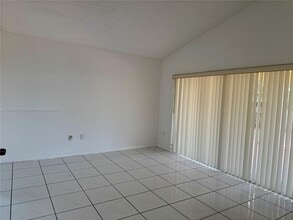 18645 NW 54th Ct in Miami Gardens, FL - Building Photo - Building Photo