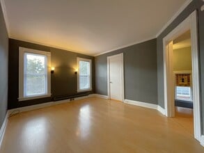 533 W Water St, Unit B in Elmira, NY - Building Photo - Building Photo