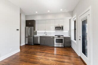 1472 W Summerdale Ave, Unit 1RE in Chicago, IL - Foto de edificio - Building Photo