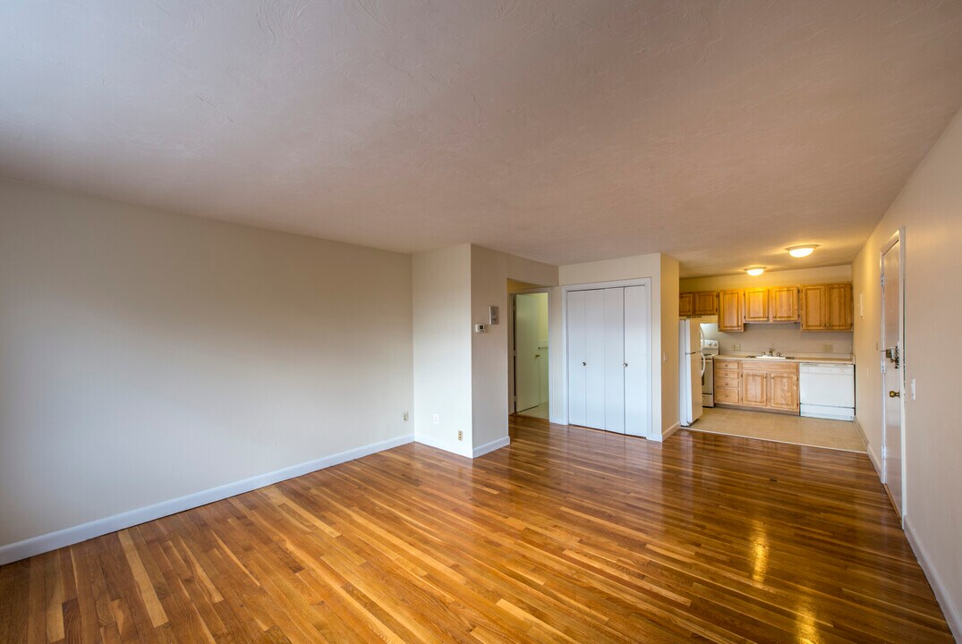 18 Ashford St, Unit 8B in Boston, MA - Building Photo