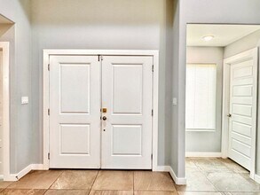 1009 La Muralla St in Laredo, TX - Building Photo - Building Photo