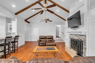 923 Paradise Ln in Montgomery, TX - Building Photo - Building Photo
