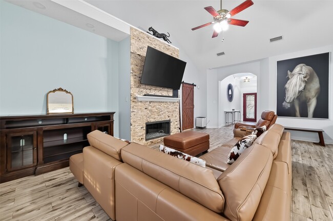 property at 6730 Oakleaf Trail Ln