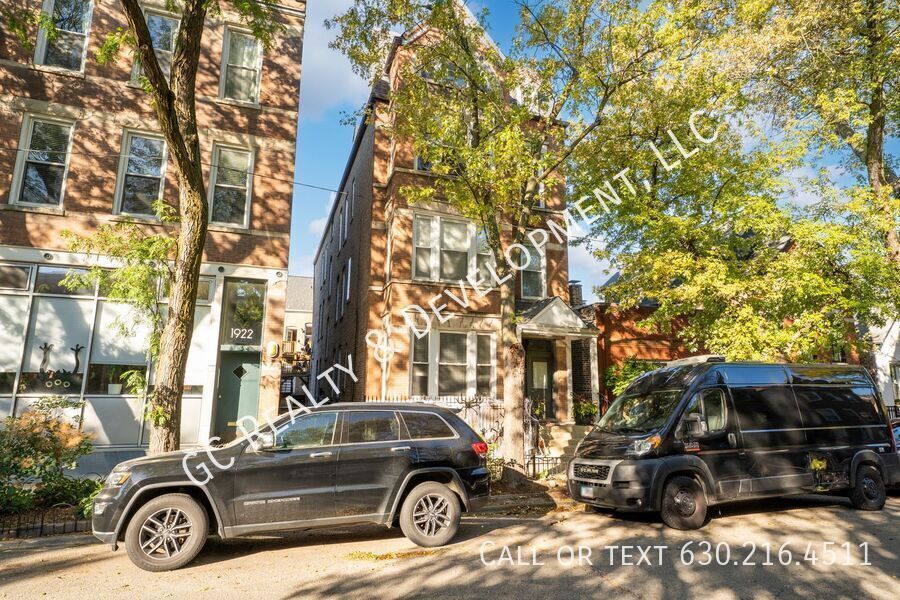 1924 N Honore St in Chicago, IL - Building Photo