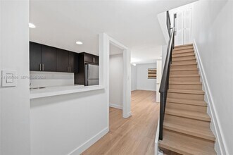 5750 Turin St in Coral Gables, FL - Building Photo - Building Photo