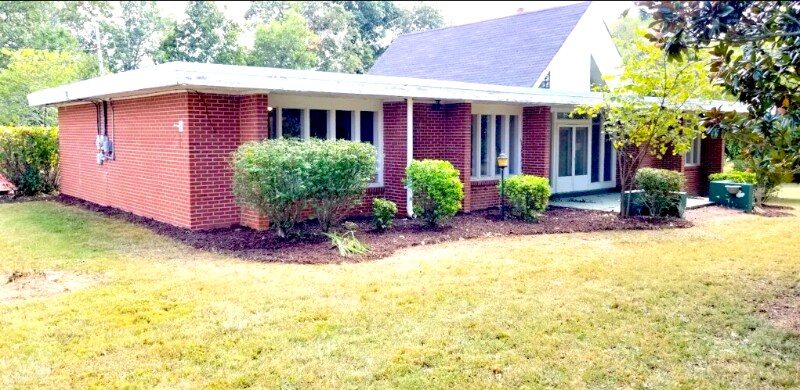448 Rolling Hills 3rd St in McMinnville, TN - Building Photo