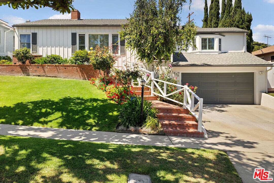 5838 Abernathy Dr in Los Angeles, CA - Building Photo