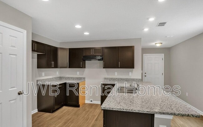 8311 Dandy Ave in Jacksonville, FL - Building Photo - Building Photo