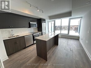 2 Manderley Dr in Toronto, ON - Building Photo - Building Photo