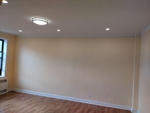 240 Ocean Pkwy, Unit 3 in Brooklyn, NY - Foto de edificio - Building Photo