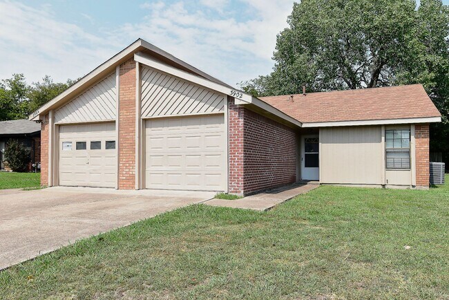 property at 3902 Peperport Dr