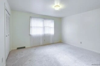 64 Sundridge Dr in Buffalo, NY - Building Photo - Building Photo