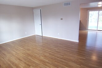 4672 baylor ct in Saginaw, MI - Foto de edificio - Building Photo