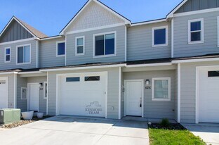 525 S Quillan Ct in Kennewick, WA - Building Photo