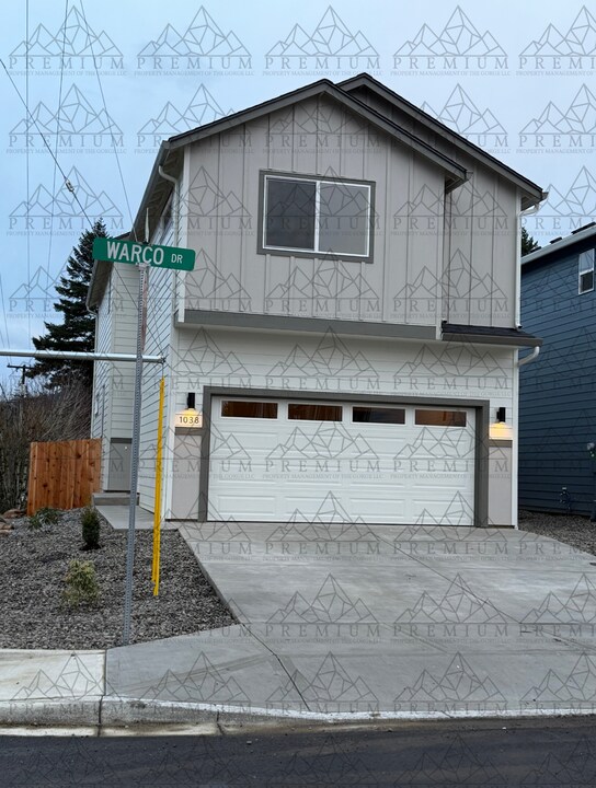1038 Warco Dr in Cascade Locks, OR - Building Photo