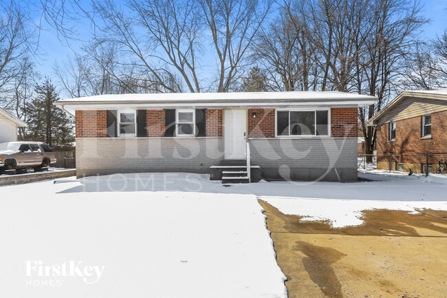 2485 Jenkee Dr in Florissant, MO - Building Photo - Building Photo