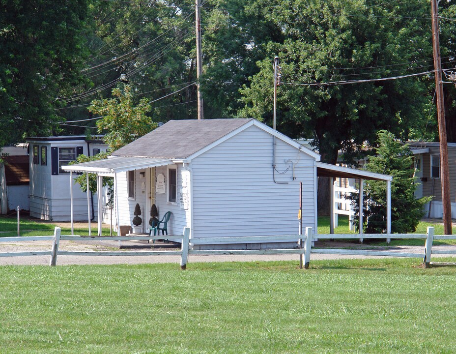 R & S Reck Mobile Home Park in Miamisburg, OH - Building Photo