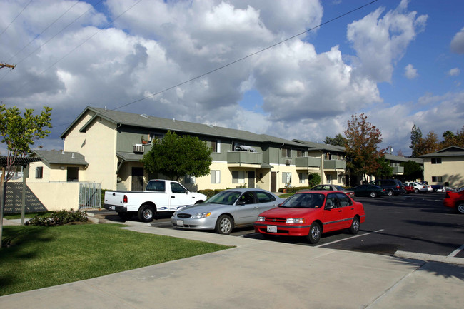 Maple Park Villas in El Cajon, CA - Building Photo - Building Photo