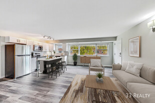 549 W Euclid Ave in Arlington Heights, IL - Building Photo