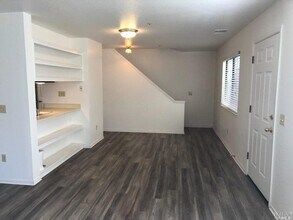 348 Piper St in Healdsburg, CA - Building Photo - Building Photo