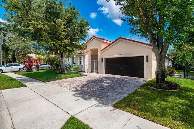 19871 SW 3rd Pl in Pembroke Pines, FL - Building Photo - Building Photo