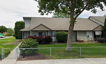 661 S Burke Ave in Connell, WA - Building Photo - Building Photo